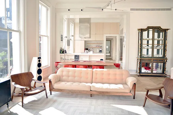 Rented by Classiques Modernes International Realty | media 22