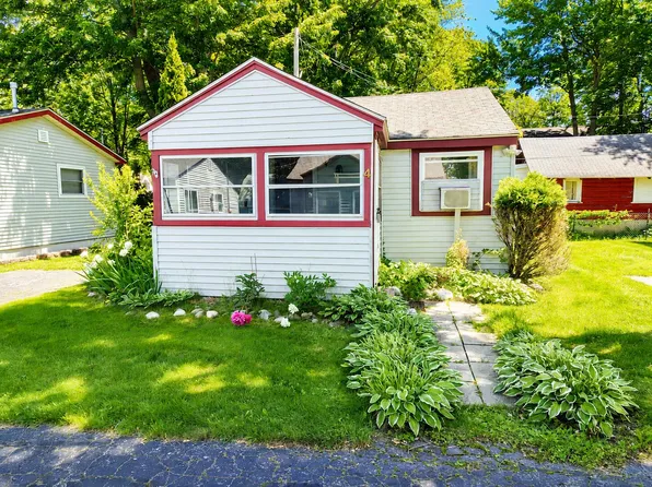 8139 E Houghton Lake Dr, Houghton Lake, MI 48629