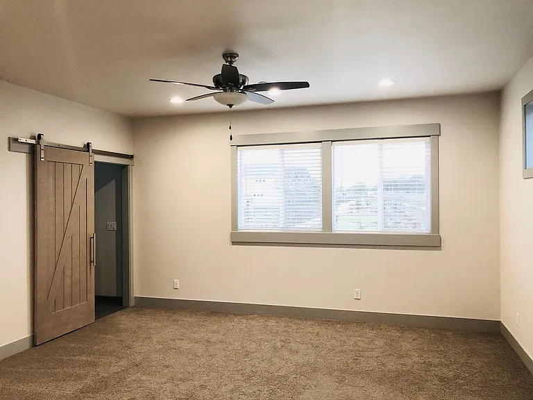 2648 Brooklyn Ln — Photo 14