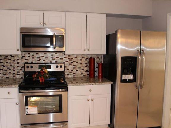 3rd image of 1545 Hickorywood Cir