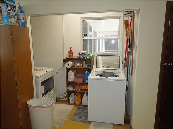 3rd image of 904 Fruitland Dr