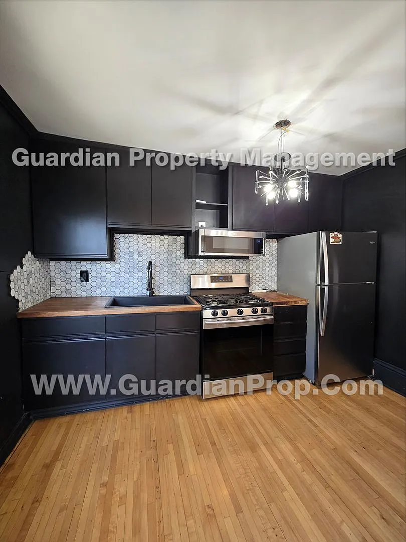 2621-2623 Colfax Avenue S — Photo 3