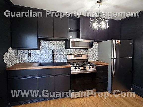 3rd image of 2621-2623 Colfax Ave S