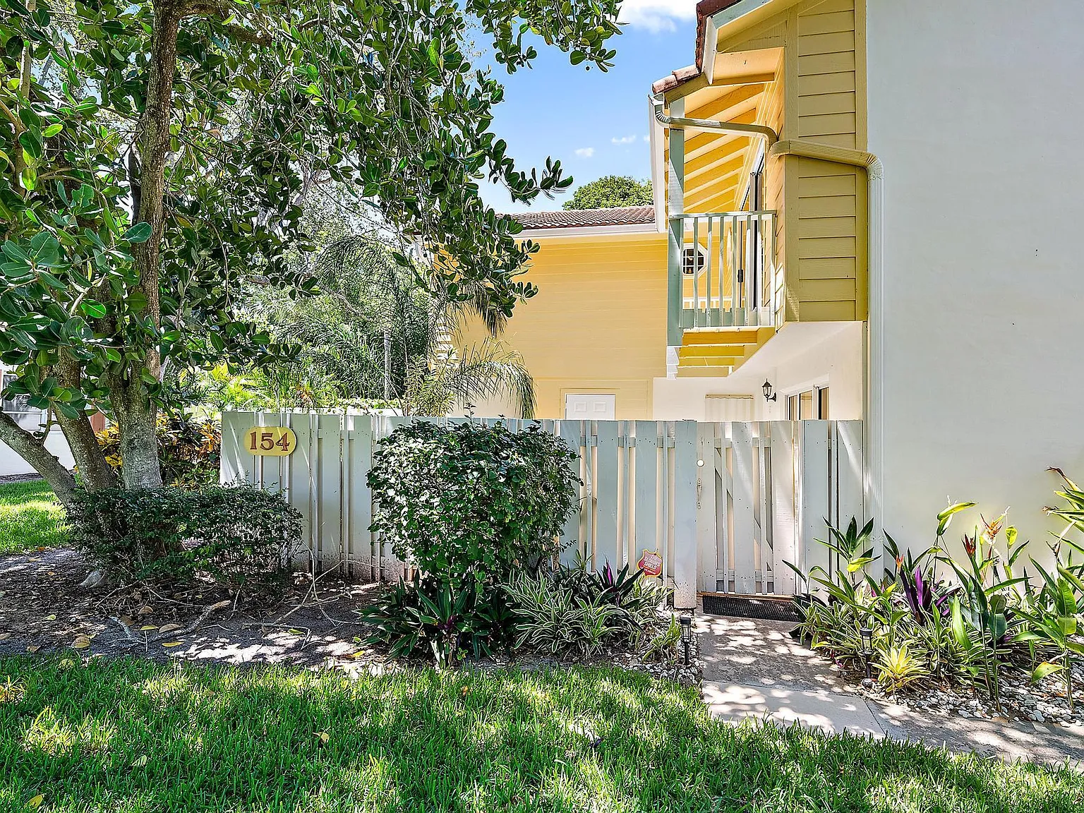 2 bed, 2.5 bath, 1250 sqft, $3,500 — Photo 3