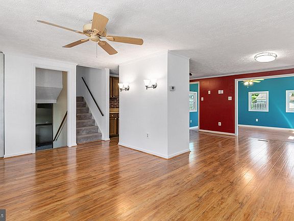 4th image of 217 Brittany Dr