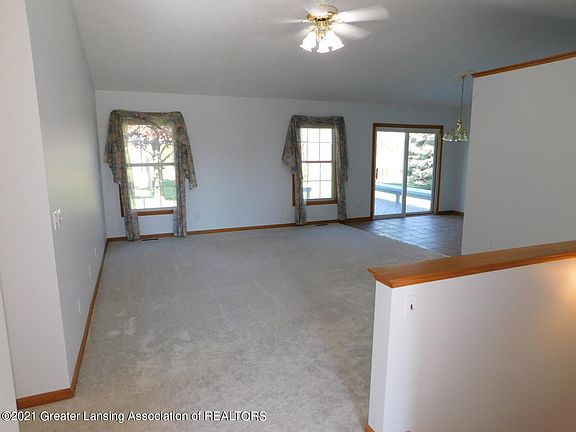 5th image of 4083 Scenicview Ct