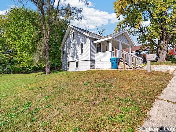 4th image of 551 Alva St