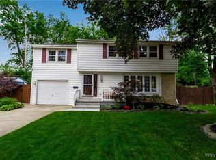 33 Cindy Dr, Williamsville, NY 14221