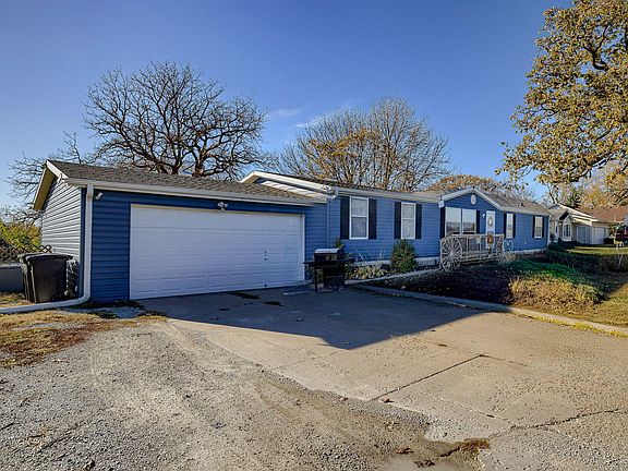 2nd image of 56722 221st St