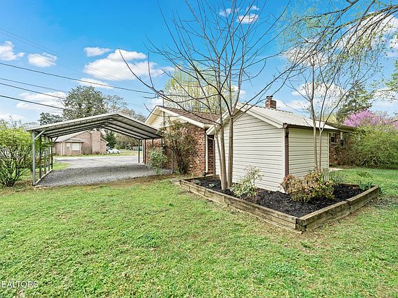 3rd image of 302 Westmoreland Dr