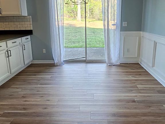 2nd image of 25611 Bridgeport Rd