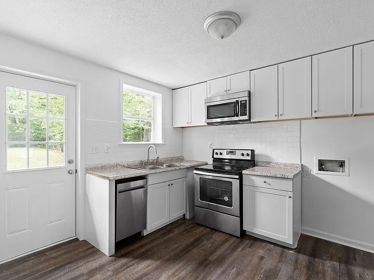 Britton Springs Rd - 706 / 708 — Photo 9