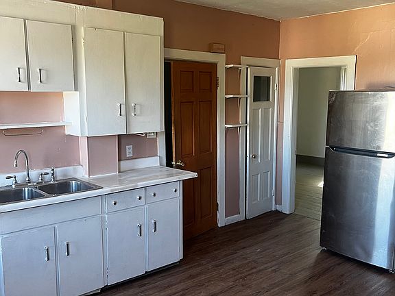 5th image of 564 Main St #3