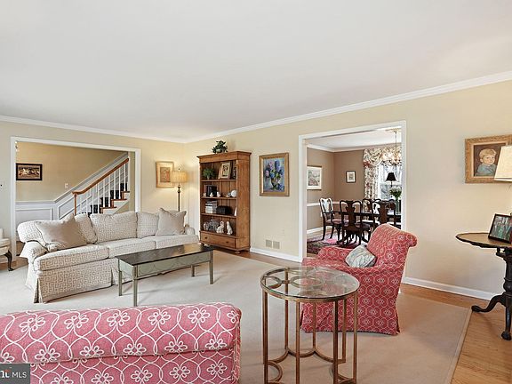 5th image of 9620 Hawick Ln