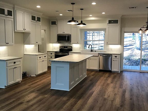 4th image of 220 County Road 4555