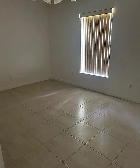 5218 NW West Piper Cir — Photo 3