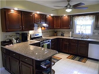Kitchen, Granite Counters, Tile Floor