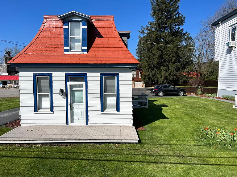 898 Main St — Photo 10