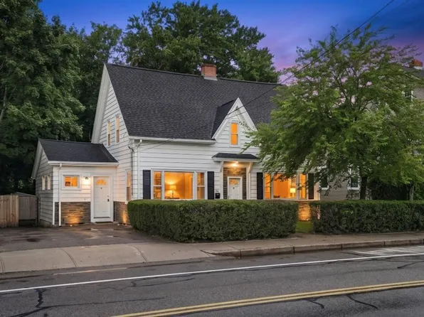 786 Providence St, West Warwick, RI 02893