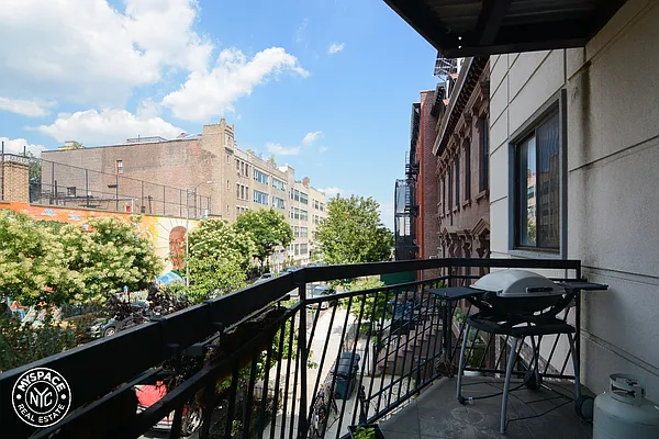 Rented by MySpaceNYC | media 12