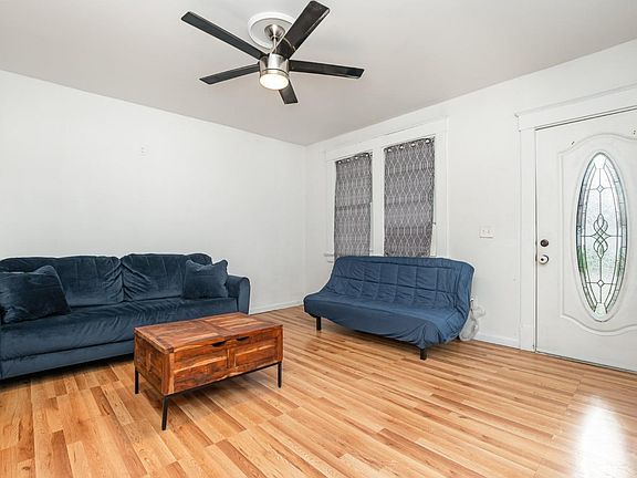 5th image of 312 Crestline Ave