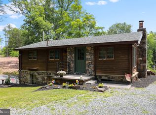 422 Cliff Dr, Great Cacapon, WV 25422