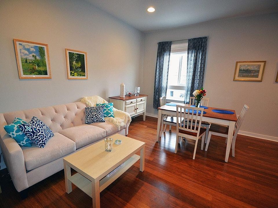 2nd image of 3862 Lancaster Ave APT 402