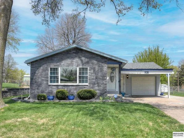 9136 Pauline St, Omaha, NE 68124