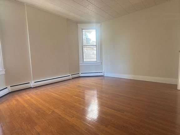 3rd image of 622 21st St Floor 2