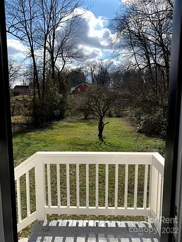 523 Franklin Ave — Photo 9