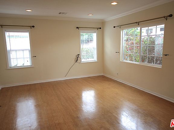 3rd image of 2753 S Bentley Ave