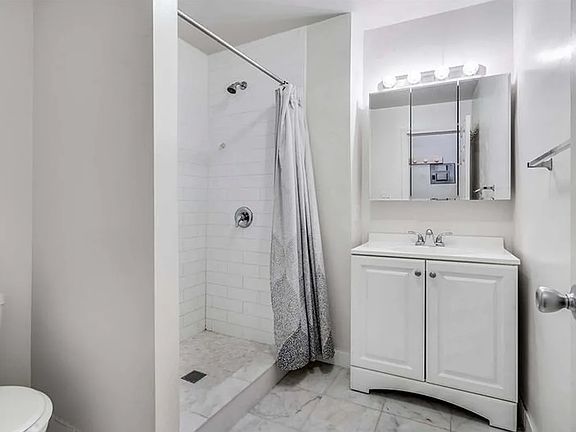 5th image of 256 W 73rd St APT 5
