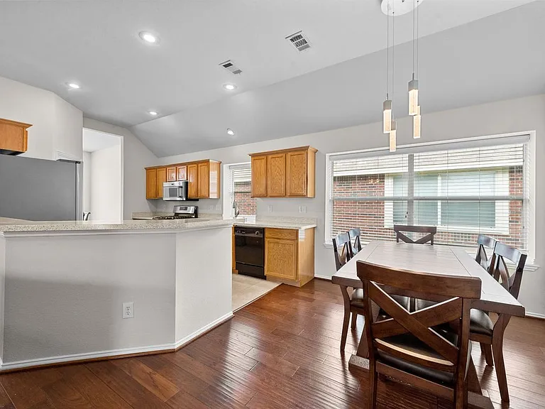 3205 Hamlett Ln — Photo 9
