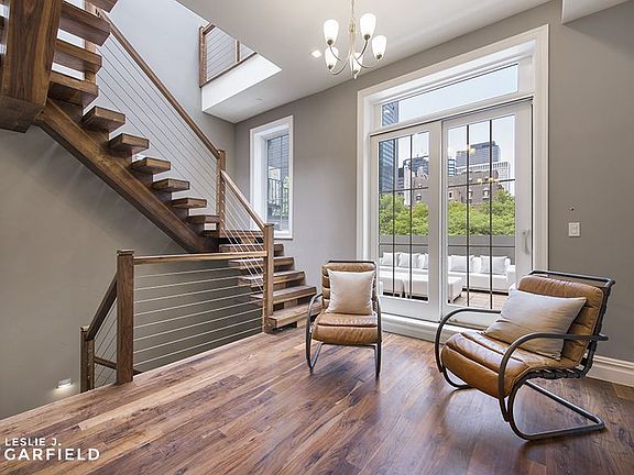 5th image of 244 E 48th St #1