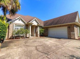 1866 Sunrise Dr, Navarre, FL 32566