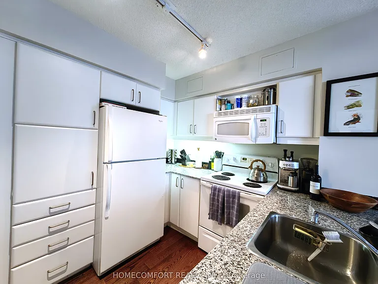 33 Sheppard Ave E #2007 — Photo 8