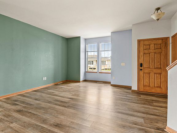 4th image of 632 Hunter Oaks Blvd