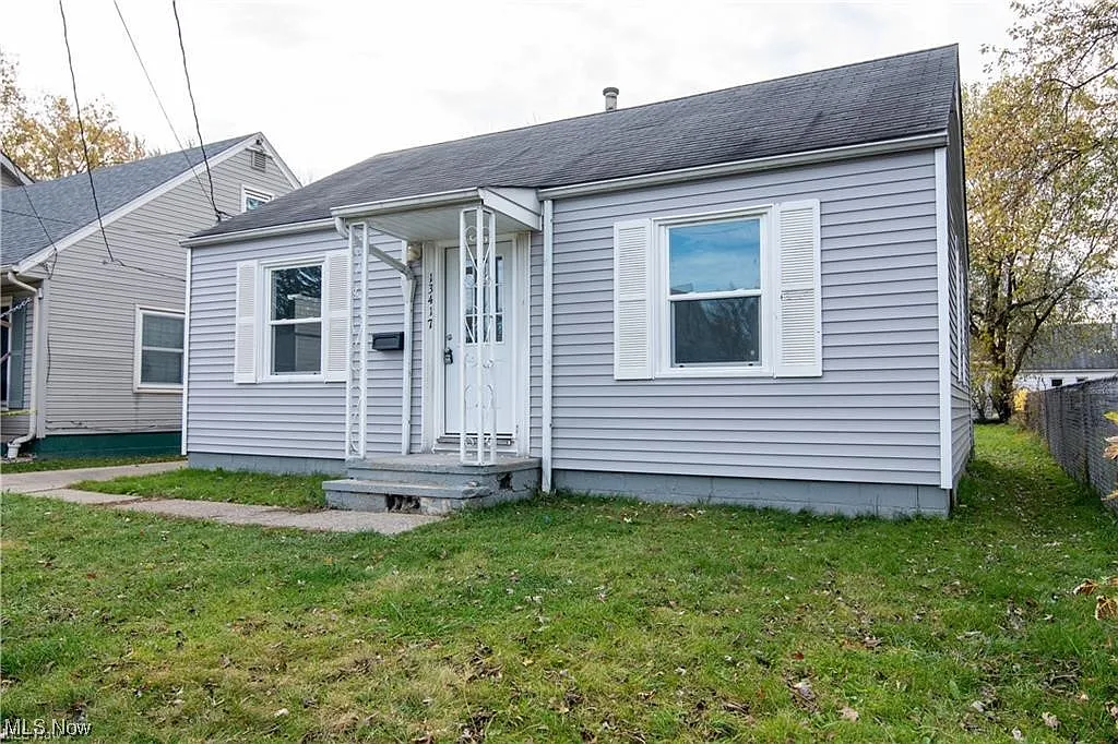 13417 Carrington Ave photo 1