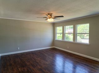 5011 W 11th St, Irving, TX 75060
