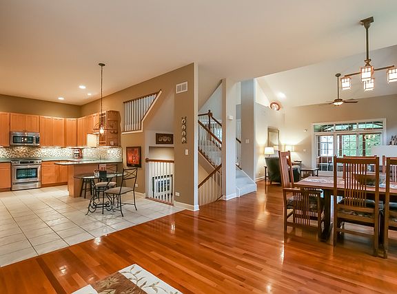 4th image of 1277 S Falcon Dr