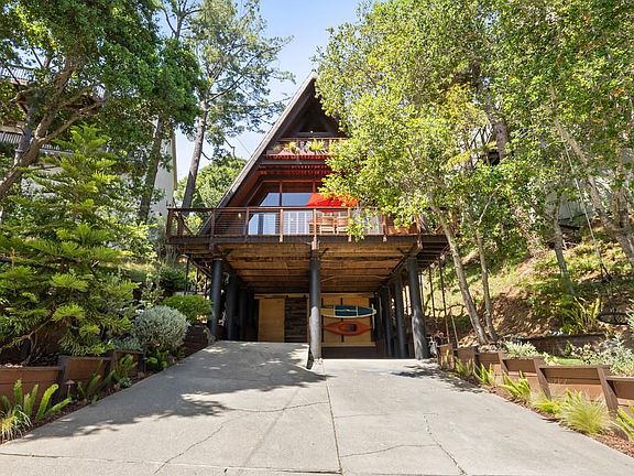 4th image of 2124 Arthur Ave