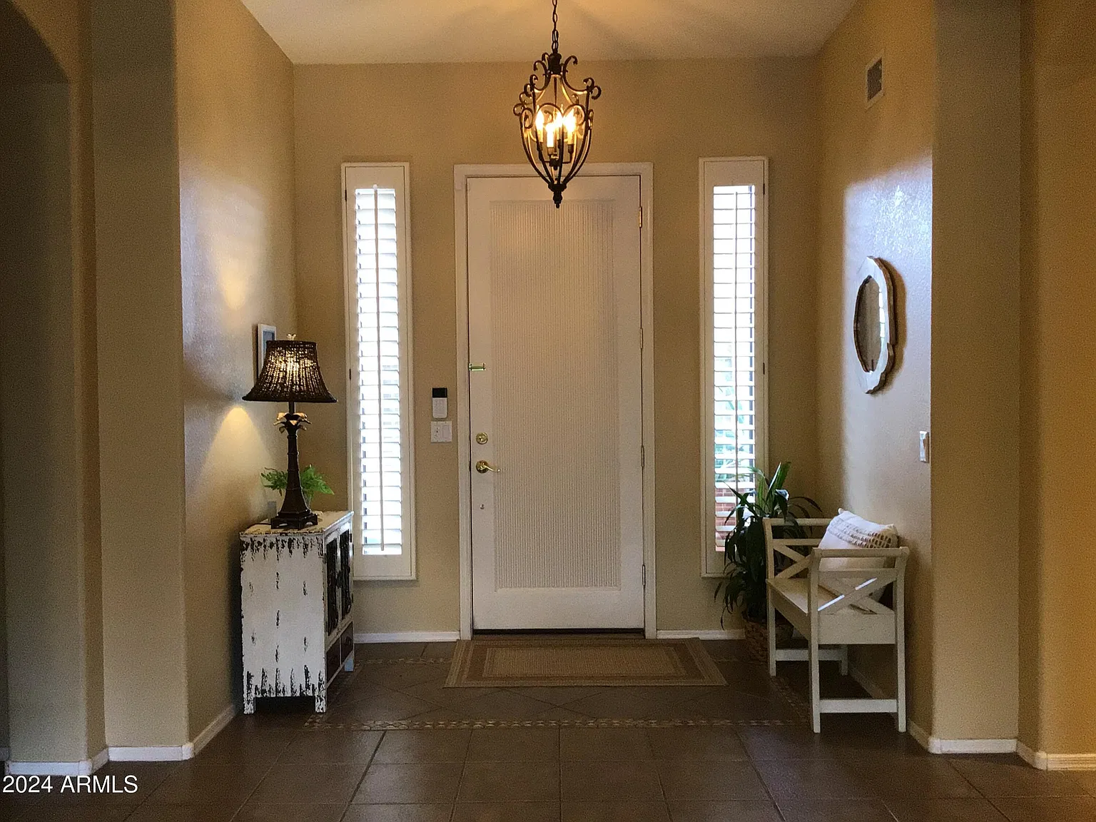 3 bed, 2.5 bath, 2719 sqft, $3,100 — Photo 3