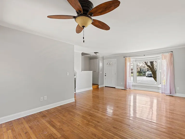 10747 Brice Ct — Photo 6