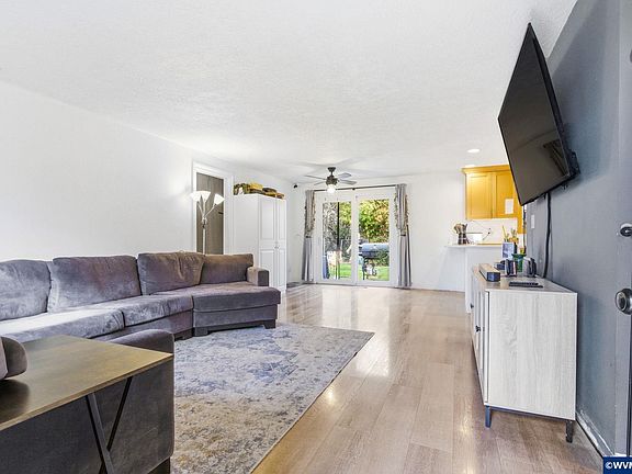 4th image of 4855 Falcon Ct NE