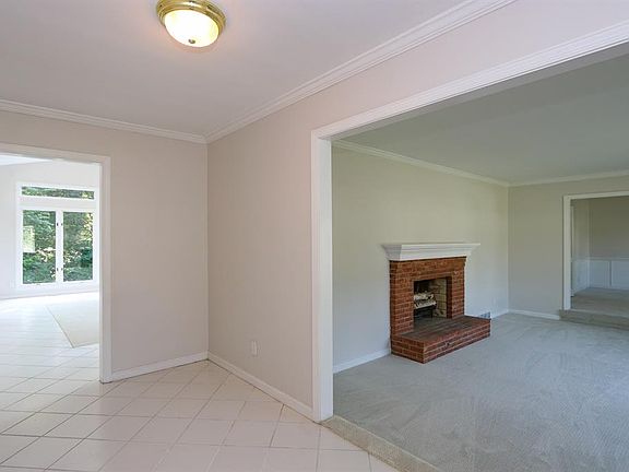 5th image of 5698 Folkestone Dr