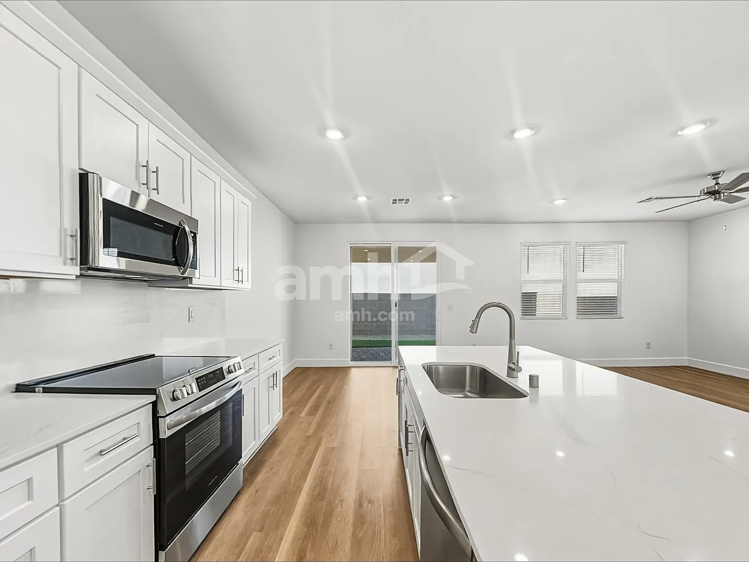 5 bed, 3.5 bath, 2092 sqft, $2,620 — Photo 4