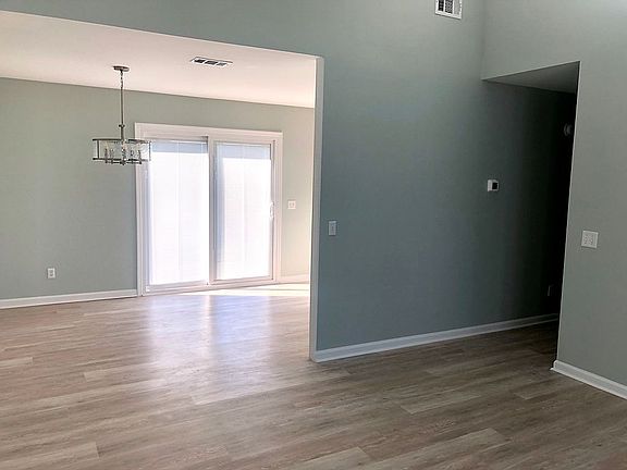 3rd image of 7729 Shadow Bay Dr