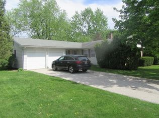 690 Wyngate Ln, Buffalo Grove, IL