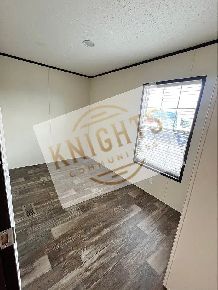 2 bed, 1.0 bath, $1,049 — Photo 4
