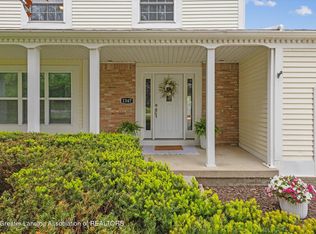 1347 N Creyts Rd, Lansing, MI 48917